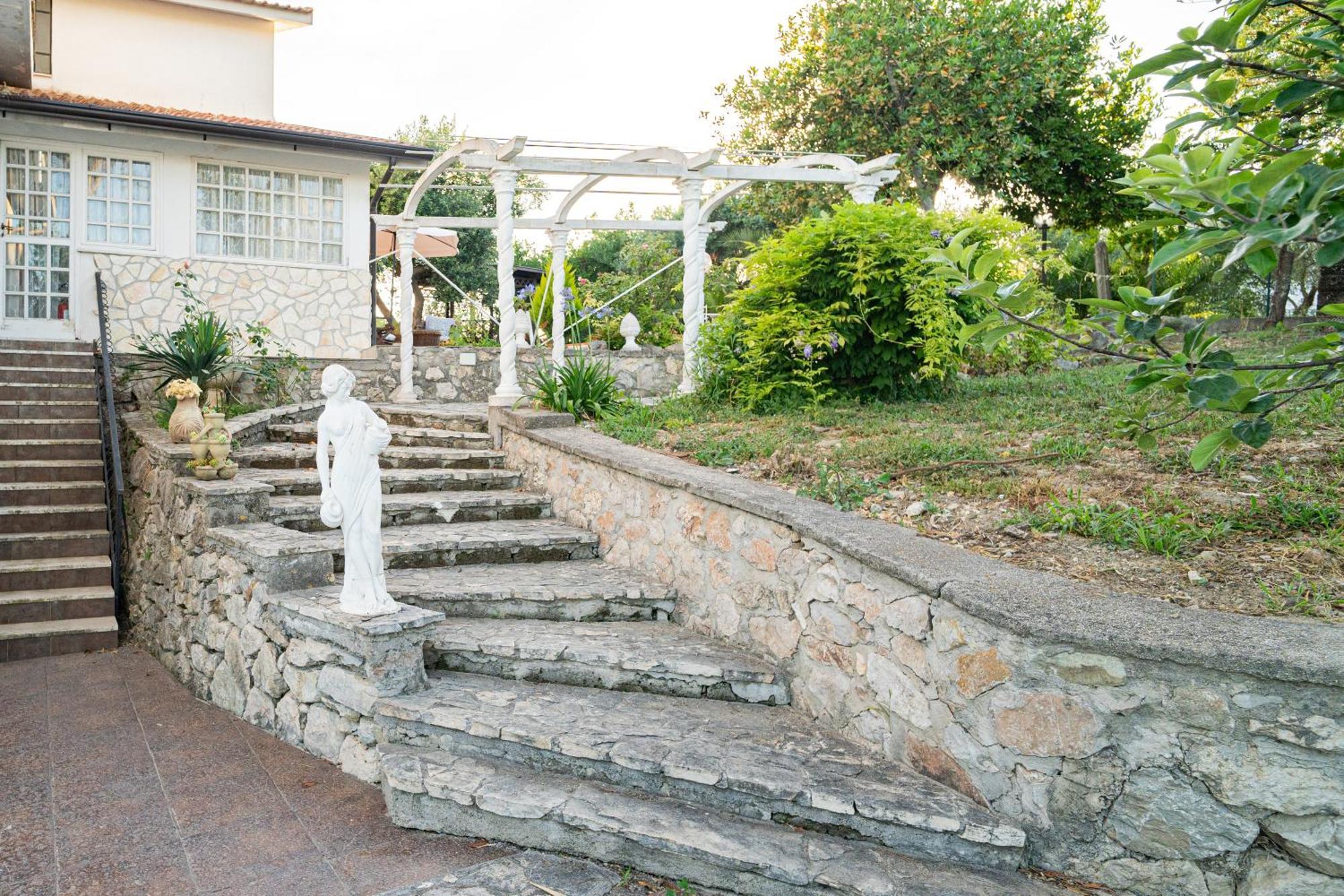 Villa Del Pino, Terrazza Vista Mare Минтурно Екстериор снимка